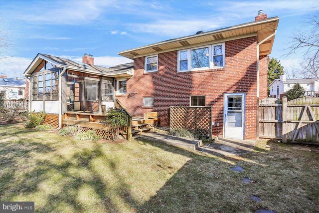 5206 GRETCHEN ST, Kensington, MD 20895