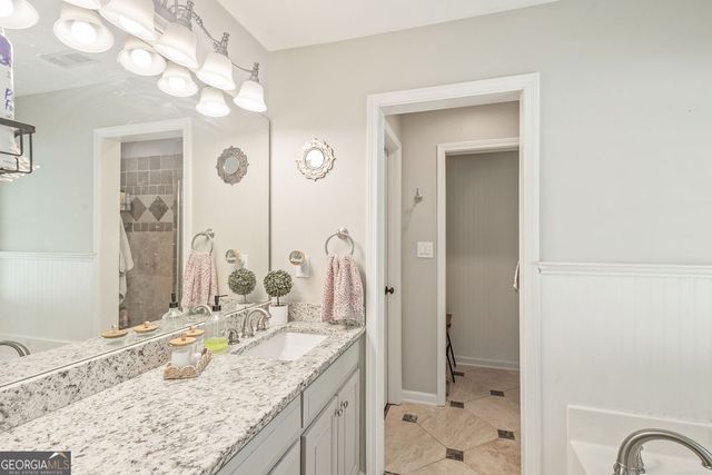 190 Valley Brook Drive, Newnan, GA 30265