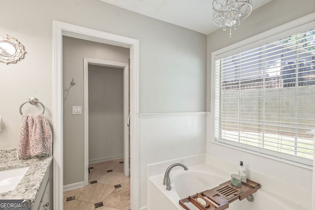 190 Valley Brook Drive, Newnan, GA 30265