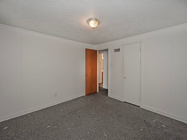 5 Crooked Run Rd, N Versailles, PA 15137