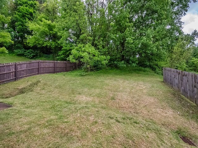 5 Crooked Run Rd, N Versailles, PA 15137