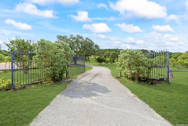 30350 Beck Rd, Bulverde, TX 78163