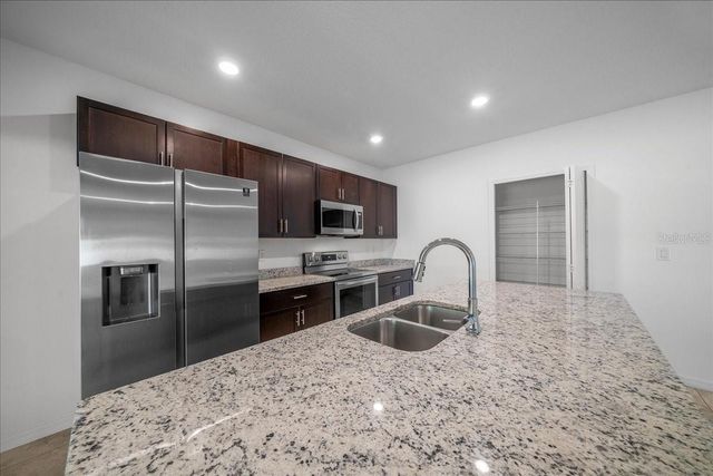 593 MARION OAKS TRAIL, Ocala, FL 34473