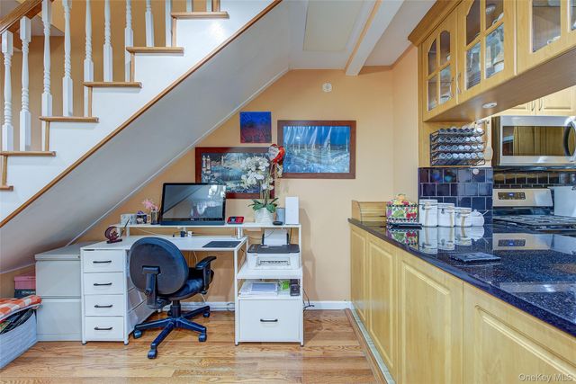 8848 201 ST, Hollis, NY 11423