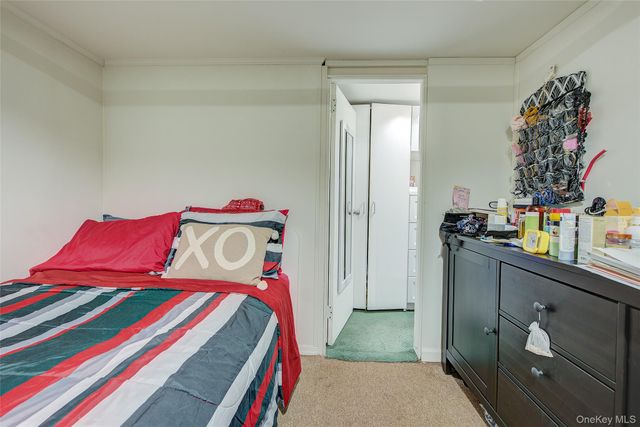 8848 201 ST, Hollis, NY 11423