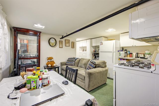 8848 201 ST, Hollis, NY 11423