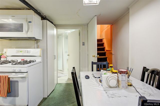 8848 201 ST, Hollis, NY 11423