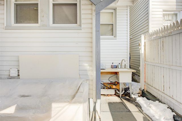 8848 201 ST, Hollis, NY 11423