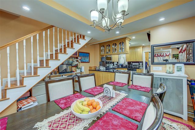 8848 201 ST, Hollis, NY 11423