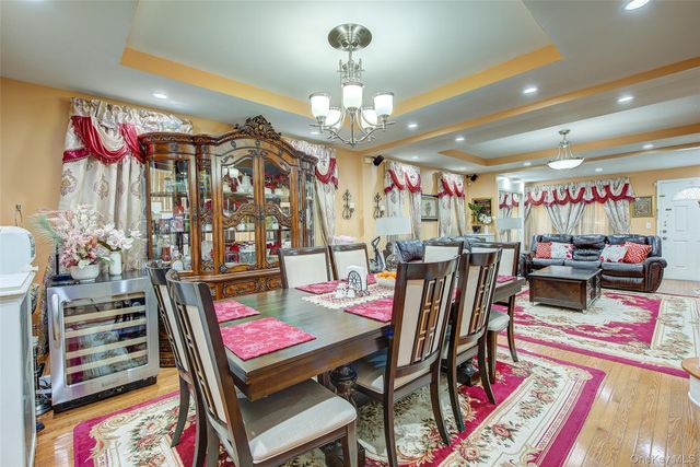 8848 201 ST, Hollis, NY 11423