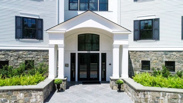 788 Farmington Avenue 104, Farmington, CT 06032
