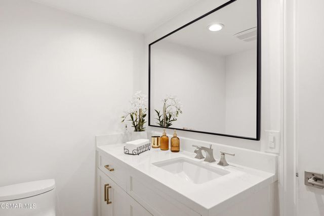 29005 Tackaberry Court, Agoura Hills, CA 91301