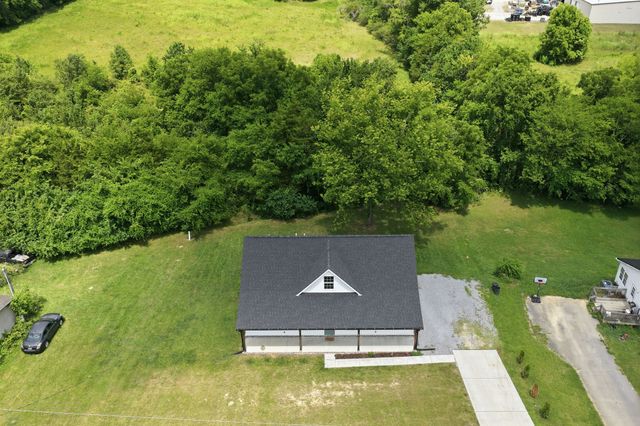 94 Hickory Ridge Ln, Woodbury, TN 37190
