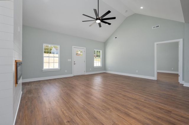 94 Hickory Ridge Ln, Woodbury, TN 37190