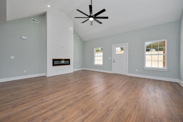 94 Hickory Ridge Ln, Woodbury, TN 37190