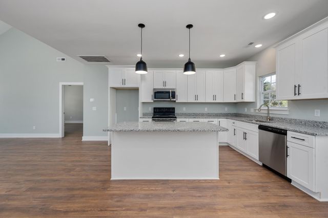 94 Hickory Ridge Ln, Woodbury, TN 37190
