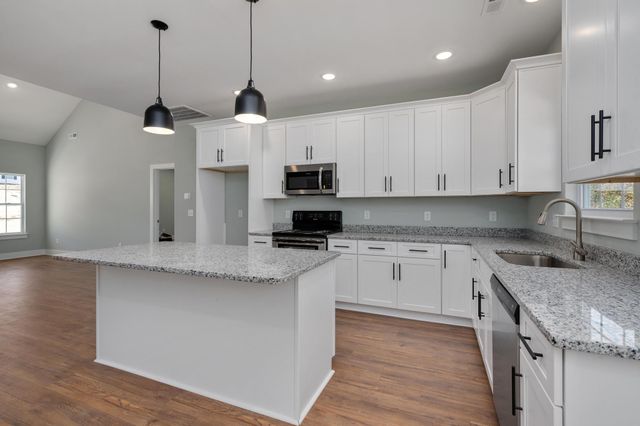 94 Hickory Ridge Ln, Woodbury, TN 37190