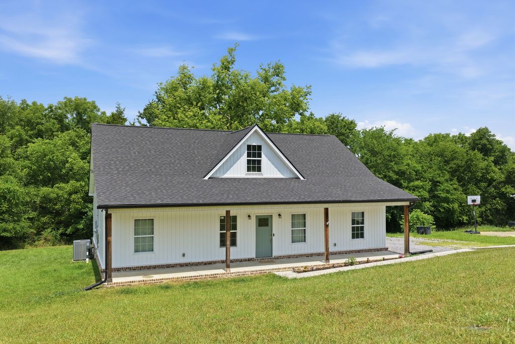 94 Hickory Ridge Ln, Woodbury, TN 37190