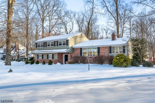 1242 Sunnyfield Ln, Scotch Plains Twp., NJ 07076