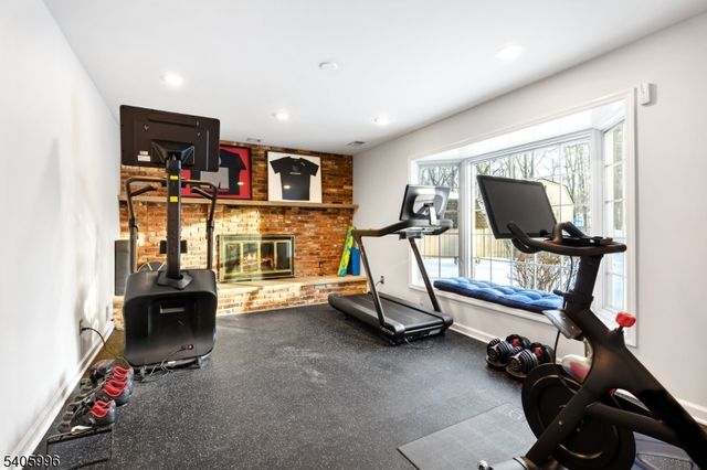 1242 Sunnyfield Ln, Scotch Plains Twp., NJ 07076