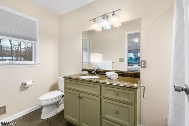 1242 Sunnyfield Ln, Scotch Plains Twp., NJ 07076