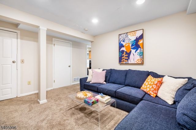 1242 Sunnyfield Ln, Scotch Plains Twp., NJ 07076