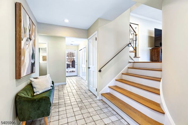 1242 Sunnyfield Ln, Scotch Plains Twp., NJ 07076