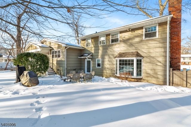1242 Sunnyfield Ln, Scotch Plains Twp., NJ 07076