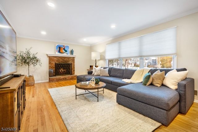 1242 Sunnyfield Ln, Scotch Plains Twp., NJ 07076