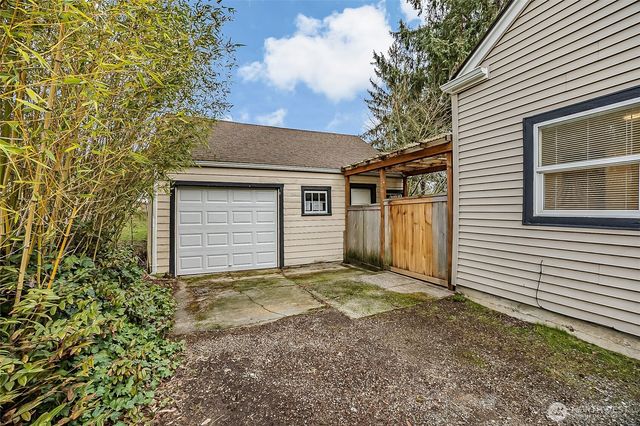 1607 Harrison Street, Steilacoom, WA 98388