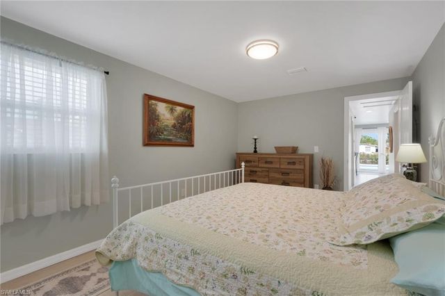 829 107th AVE N, Naples, FL 34108