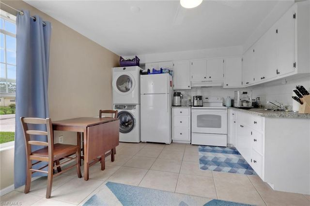 829 107th AVE N, Naples, FL 34108