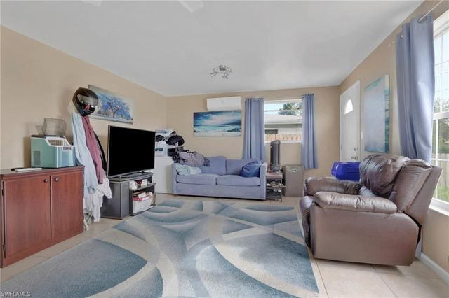 829 107th AVE N, Naples, FL 34108