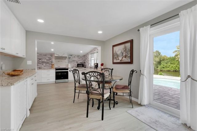 829 107th AVE N, Naples, FL 34108