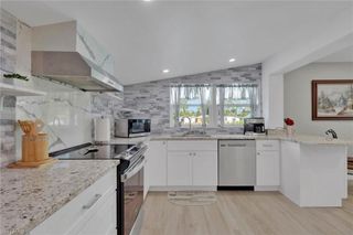 829 107th AVE N, Naples, FL 34108