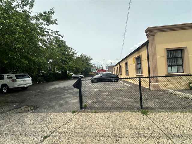 1483 Hempstead Turnpike C, Elmont, NY 11003