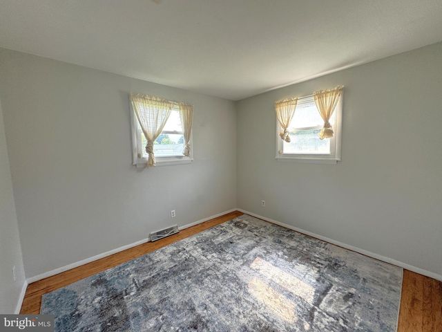 310 FISH POND RD, Sewell, NJ 08080