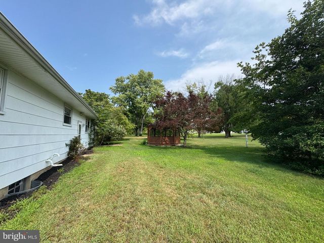 310 FISH POND RD, Sewell, NJ 08080