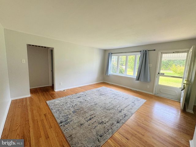 310 FISH POND RD, Sewell, NJ 08080