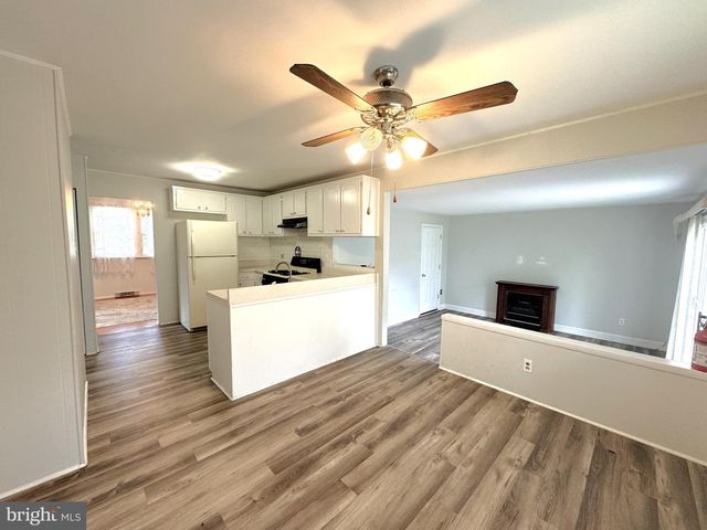 310 FISH POND RD, Sewell, NJ 08080