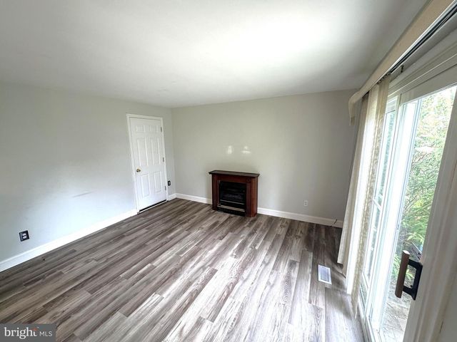 310 FISH POND RD, Sewell, NJ 08080