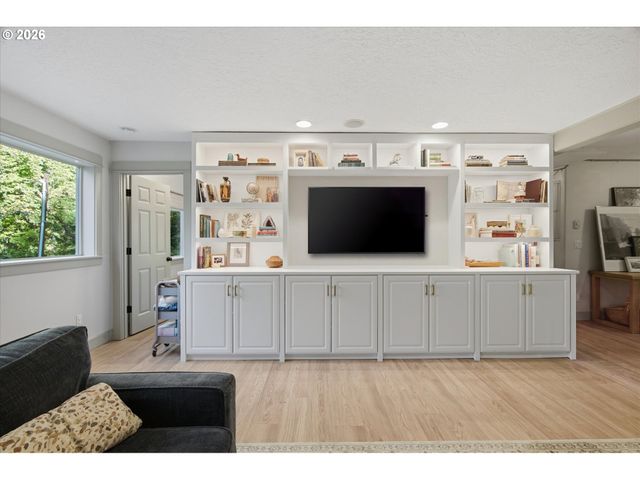 4350 Sw HALCYON Rd, Tualatin, OR 97062