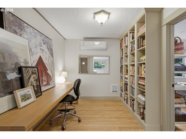 4350 Sw HALCYON Rd, Tualatin, OR 97062