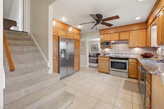 901 Weeping Willow DR, Chesapeake, VA 23322