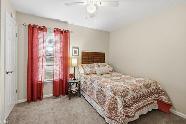 901 Weeping Willow DR, Chesapeake, VA 23322