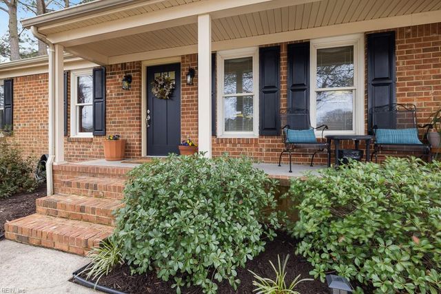 901 Weeping Willow DR, Chesapeake, VA 23322