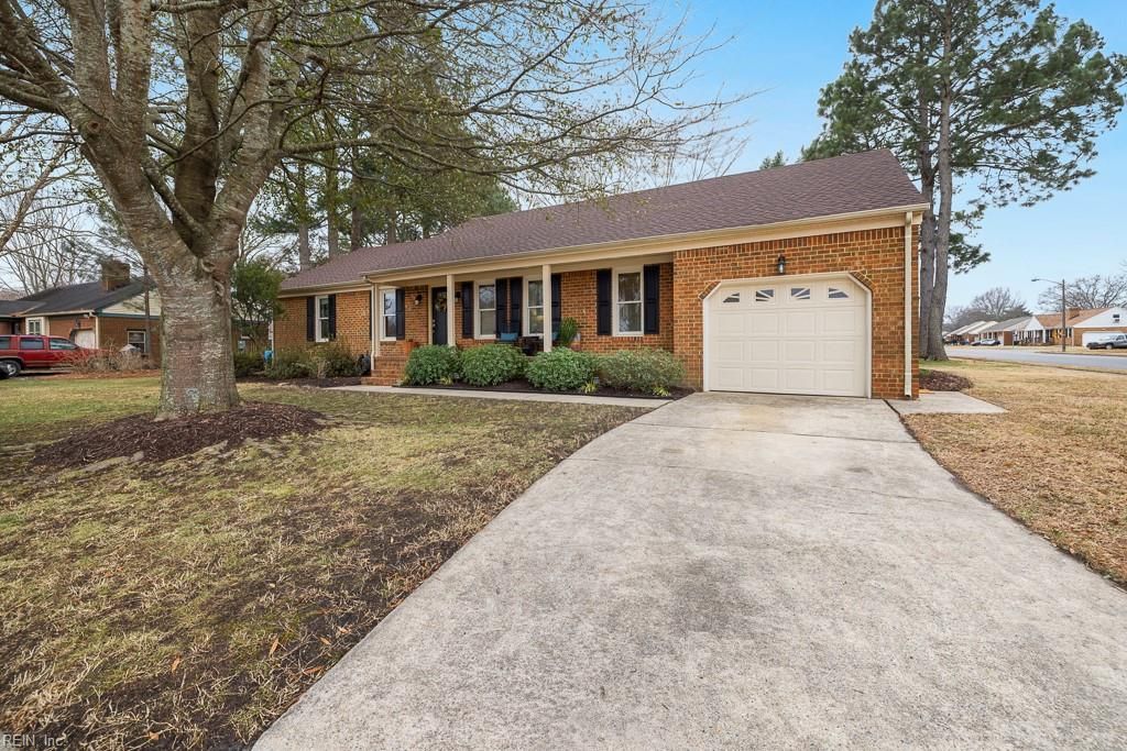 901 Weeping Willow DR, Chesapeake, VA 23322