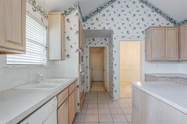 5316 Lake Mead Trail, Fort Worth, TX 76137