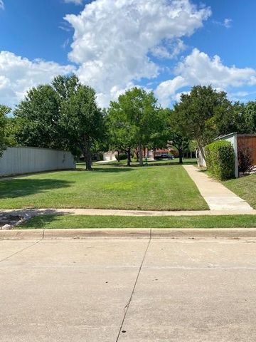 5316 Lake Mead Trail, Fort Worth, TX 76137