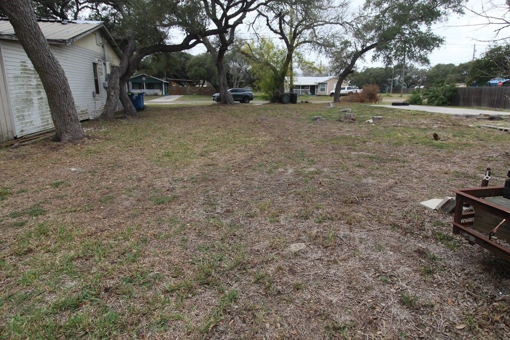 814 & 818 N Ann, Rockport, TX 78382 — photo 2